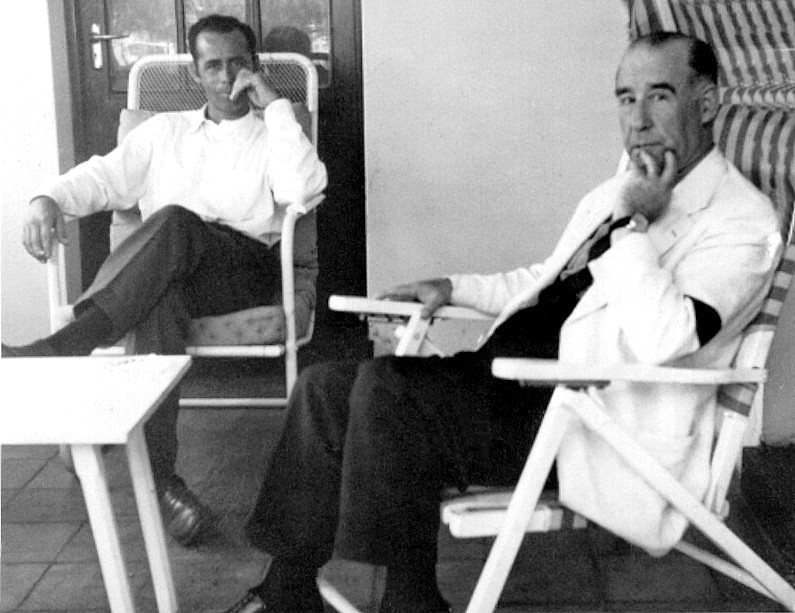 o-marechal-craveiro-lopes-em-1961-em-visita-a-seu-filho-nuno-em-lourenc3a7o-marques