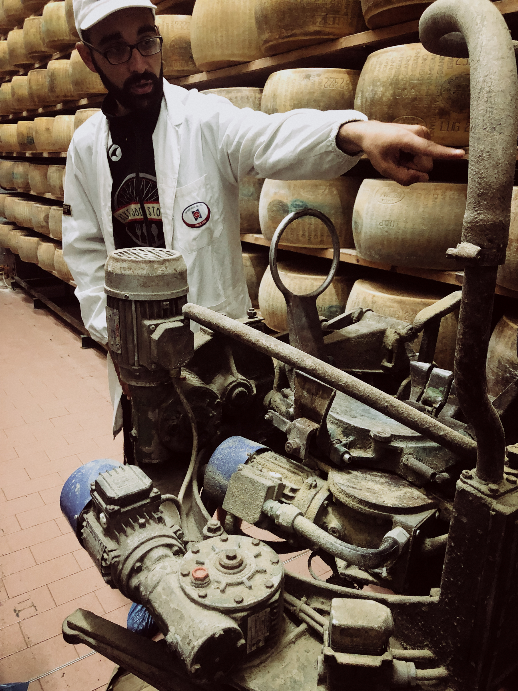 ParmaParmegiano-Reggiano-Factory-12