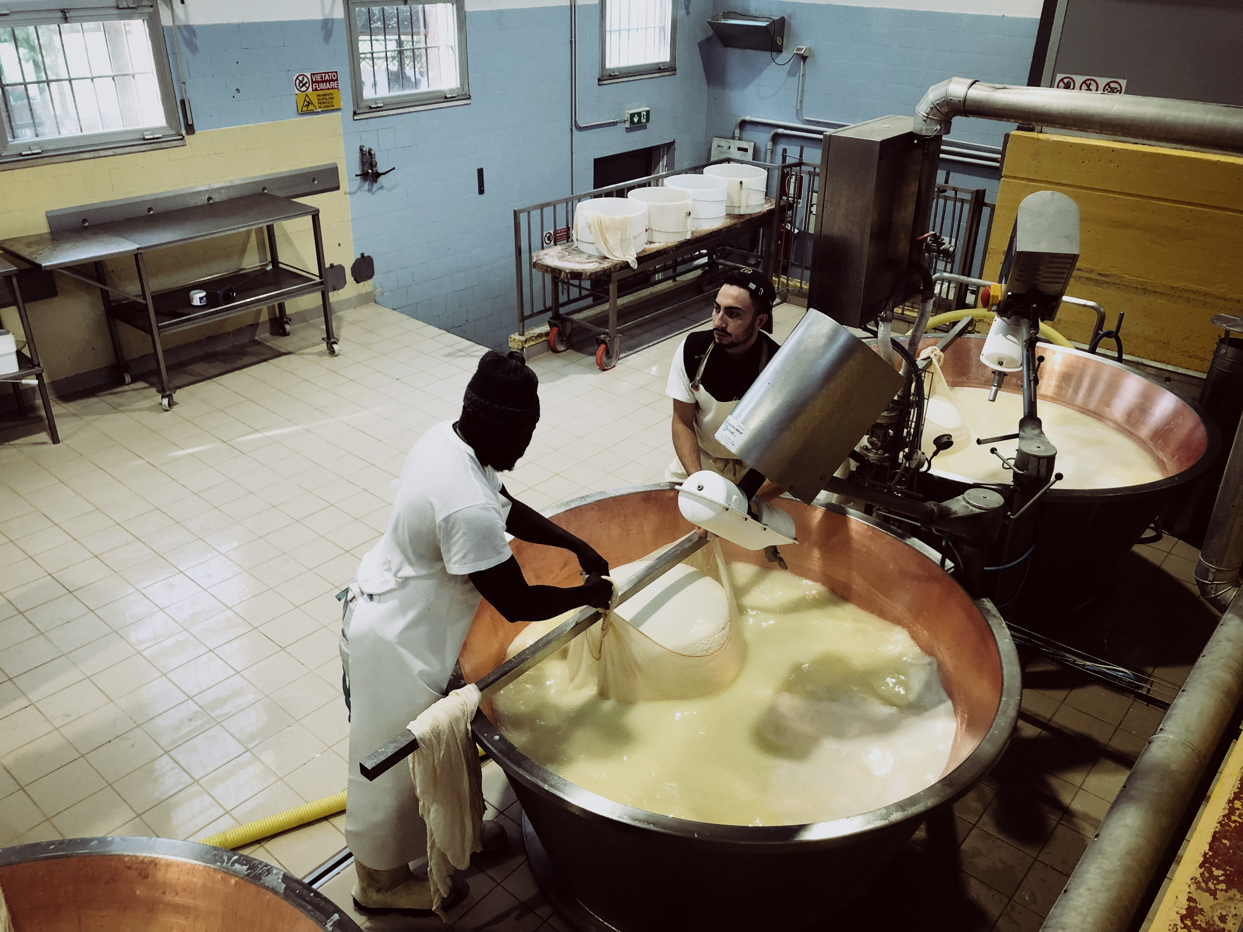 ParmaParmegiano-Reggiano-Factory-4